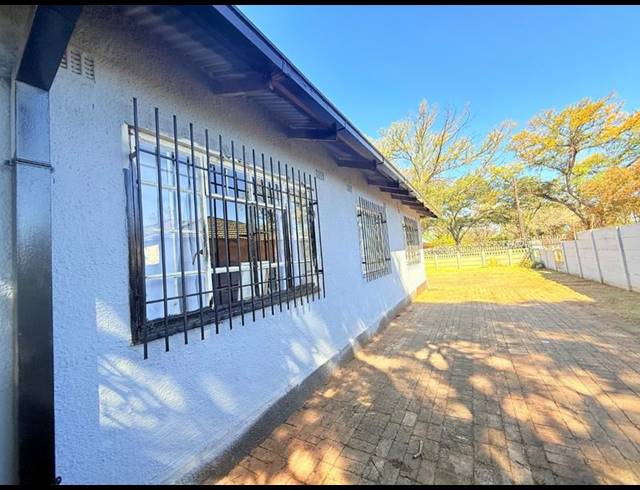 3 BEDROOM HOUSE FOR SALE IN VANDERBIJLPARK CW 1
